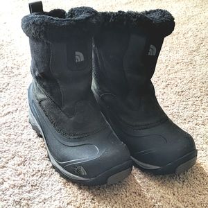 Women's North Face boots